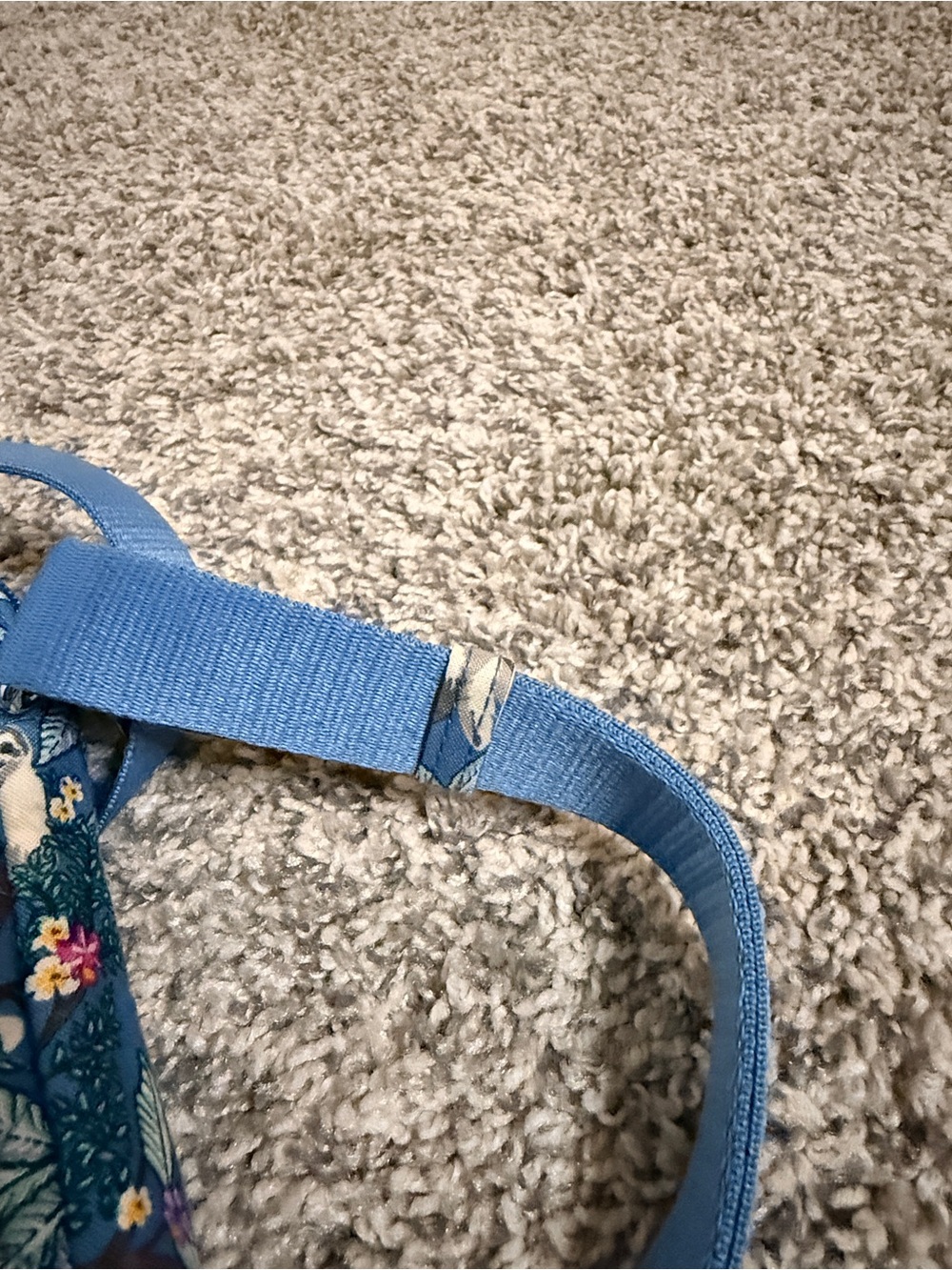 Vera Bradley “Hanging Around" Sloth RFID Crossbody - Picture 6 of 7